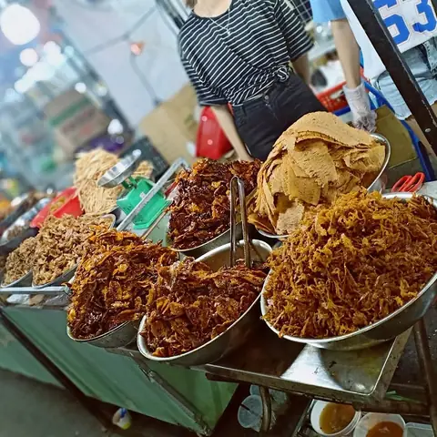 Đến Chợ Đêm Sơn Trà Đà Nẵng Mua Gì Làm Quà?