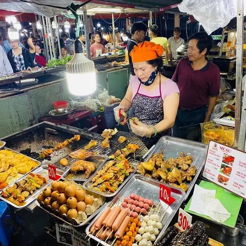 Ăn Gì Ở Chợ Đêm Sơn Trà?