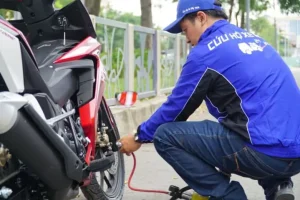 Tìm Đơn Vị Vá Xe Gần Đây - Vá Vỏ Xe Máy 24/24 Nhanh Chóng - Cứu ...