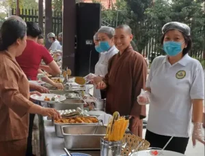 Tp.hcm: Chùa Di Đà (huyện Củ Chi) Tổ Chức Buffet Chay Gây Quỹ ...