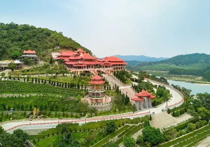 Tour Du Lịch Chùa Ba Vàng Tour Du Lịch Chùa Ba Vàng