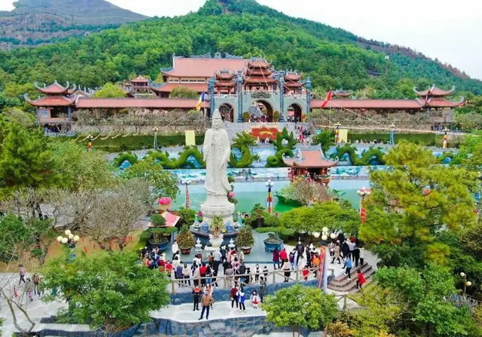 Cách Di Chuyển Đến Chùa Ba Vàng Cách Di Chuyển Đến Chùa Ba Vàng