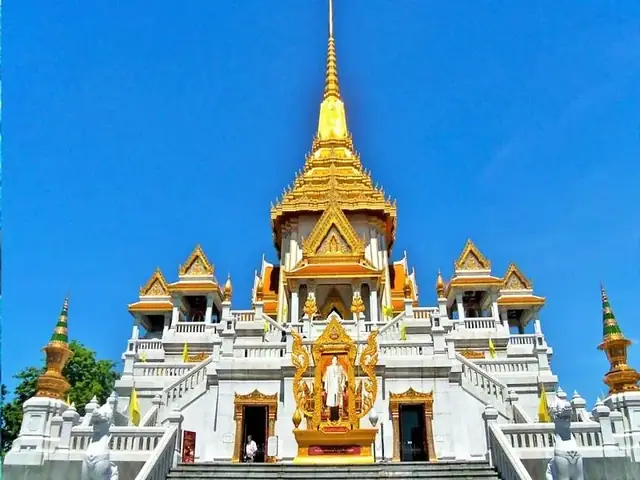 Chùa Vàng Thái Lan Wat Traimit - Linh Thiêng Bậc Nhất
