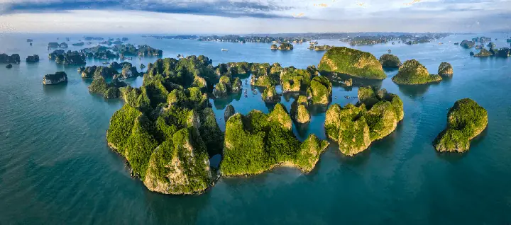 Vé Máy Bay Đi Quảng Ninh Giá Rẻ, Ưu Đãi Hấp Dẫn Tại Vietjet ... Vé Máy Bay Đi Quảng Ninh Giá Rẻ, Ưu Đãi Hấp Dẫn Tại Vietjet ...