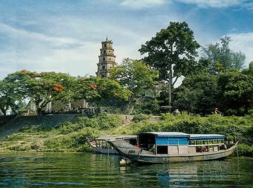 Sông Hương - Núi Ngự: Vẻ Đẹp Sơn Thủy Hữu Tình Của Xứ Huế Mộng ... Sông Hương - Núi Ngự: Vẻ Đẹp Sơn Thủy Hữu Tình Của Xứ Huế Mộng ...