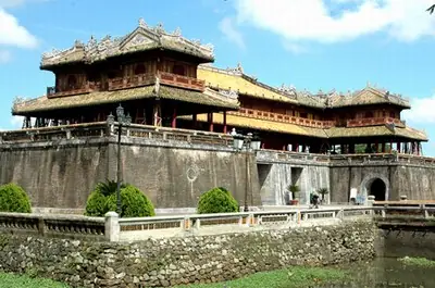 Tích Lịch Sử Và Kiến Trúc Nghệ Thuật Quần Thể Kiến Trúc Cố Đô Huế Tích Lịch Sử Và Kiến Trúc Nghệ Thuật Quần Thể Kiến Trúc Cố Đô Huế