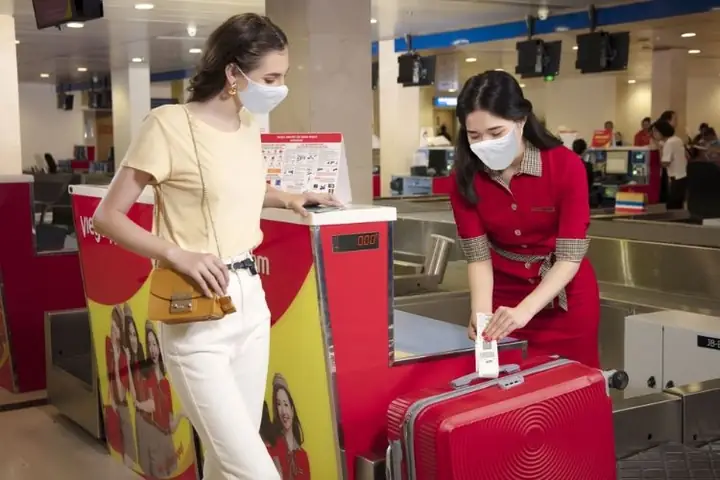 Có Được Mang Laptop Lên Máy Bay Không?