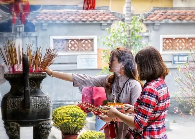 Các Lưu Ý Không Nên Bỏ Qua Khi Đi Chùa Cầu Duyên Đầu Năm Mới
