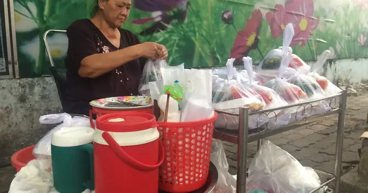 'số Phận' Quán Vỉa Hè Nổi Tiếng Sài Gòn - Kỳ 2: Cơm Cháy Chà Bông ...