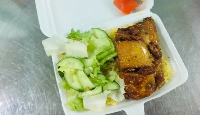 Huy Khoa - Cơm Gà Xối Mỡ Tẩm Mạch Nha Ở Tp. Hcm | Foody.vn