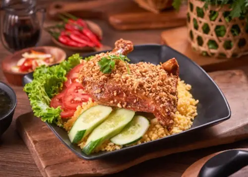 Cơm Gà Quy Nhơn: Bỏ Túi 15+ Địa Chỉ Ăn Ngon Quên Lối Về