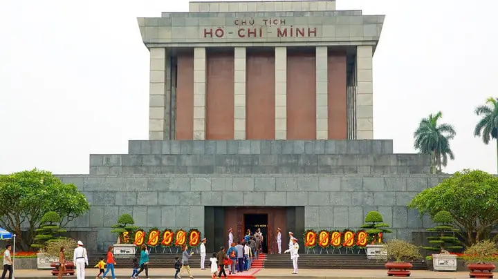 Kinh Nghiệm Và Hướng Dẫn Tham Quan Viếng Lăng Bác Chi Tiết 2026