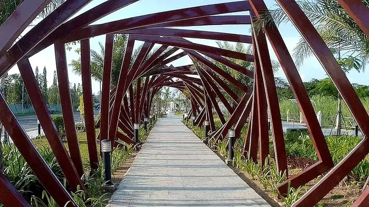Công Viên Bờ Kè Sông Hậu Cần Thơ