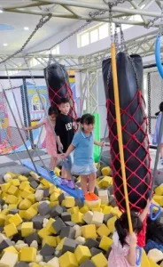 Khu Vui Chơi Giải Trí Trong Nhà – Thị Trấn Vui Nhộn Kids Town