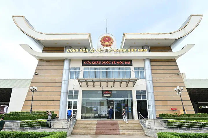 Cửa Khẩu Mộc Bài: Ở Đâu? Di Chuyển Ra Sao? Chơi Gì?