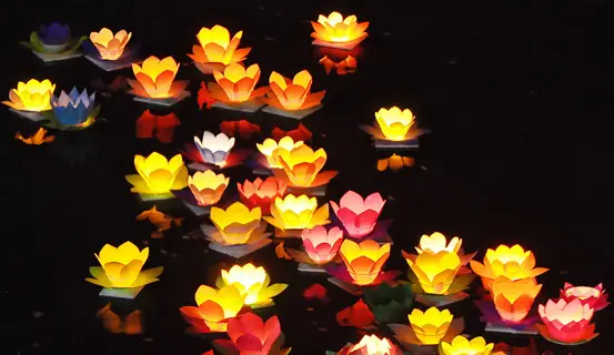 “lễ Quanh Năm Không Bằng Rằm Tháng Giêng” “lễ Quanh Năm Không Bằng Rằm Tháng Giêng”