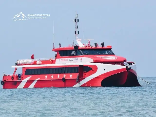 Chuyển Từ Đất Liền Bằng Tàu Cao Tốc