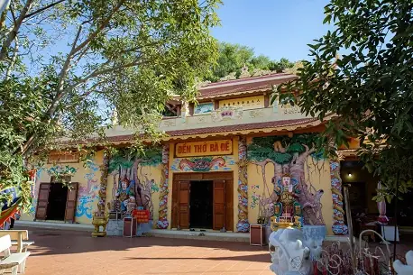 Đền Bà Đế - Địa Điểm Du Lịch Tâm Linh Hút Khách Đồ Sơn