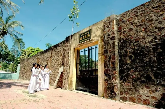 Nhà Tù Hà Tiên