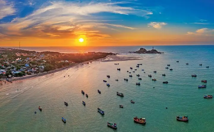 14. Mũi Né – Thiên Đường Nghỉ Dưỡng Và Thể Thao Biển