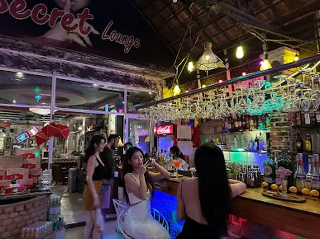 Secret Lounge Hue
