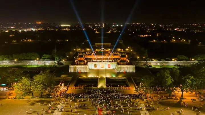 Phố Đêm Hoàng Thành Huế