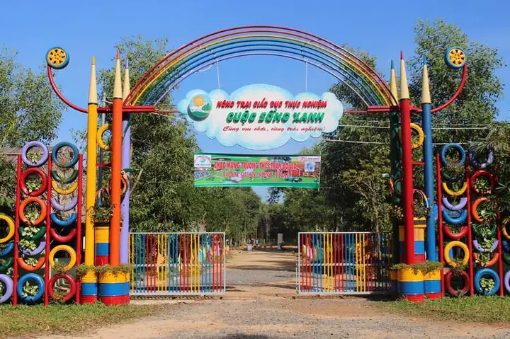 14. Green Life Farm