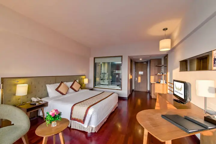 Phong-deluxe-king-muong-thanh-hue