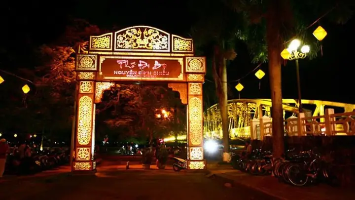 Phố Đi Bộ Nguyễn Đình Chiểu