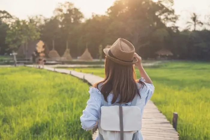Đi Du Lịch Một Mình Thì Nên Đi Đâu? Điểm Danh 10+ Địa Điểm Thích Hợp