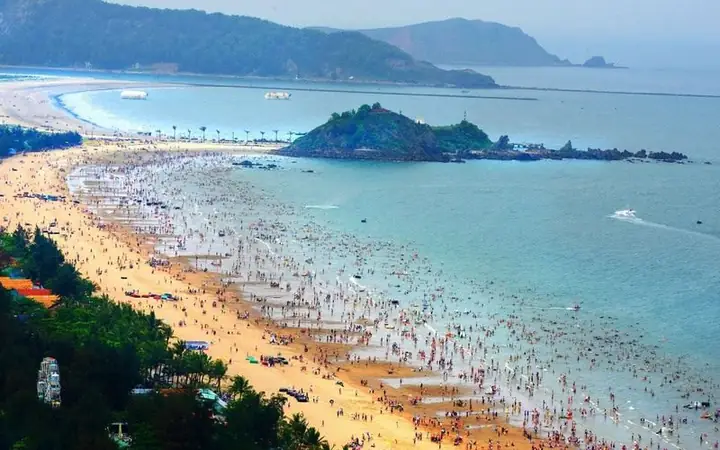 Ngày 1: Khám Phá Biển Cửa Lò & Thưởng Thức Hải Sản Tươi Ngon