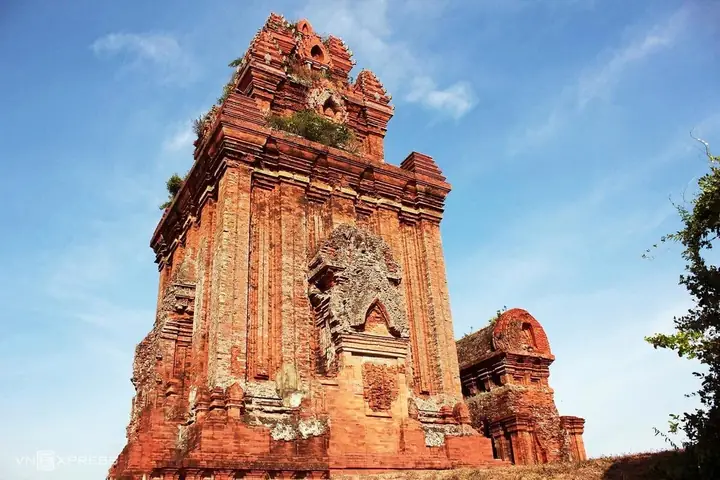 Tháp Chàm Quảng Ngãi