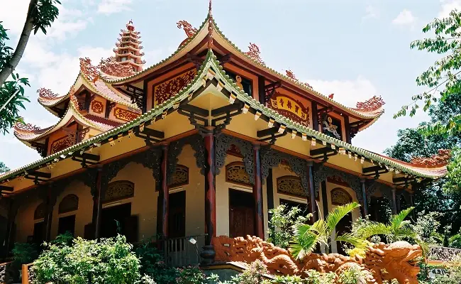 Ngày 03: Chùa Bảo Lâm - Bãi Biển Tuy Hòa ( Ăn Sáng, Trưa, Chiều )