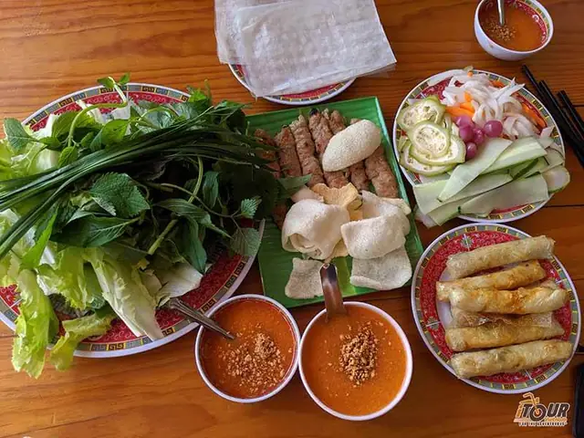 Du Lịch Đà Lạt: Ăn Mãi Không Hết Món Ngon Ở Đường Phan Đình ...