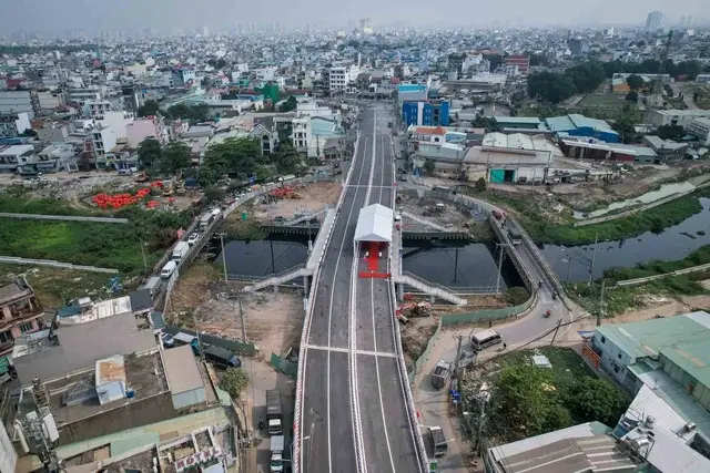 Mở Cầu, Đường Thông Lối Vào Sân Bay