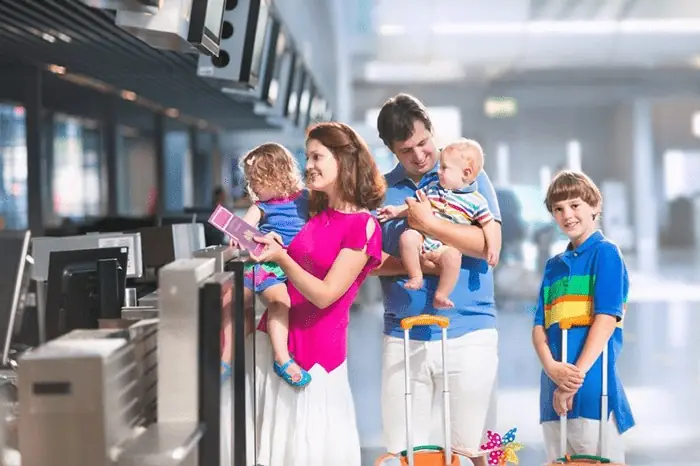 Em Bé Dưới 2 Tuổi Đi Máy Bay Cần Những Giấy Tờ Gì?