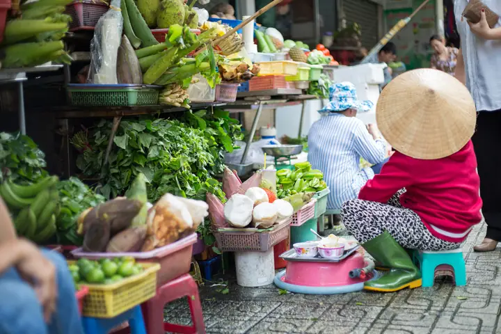 Take Photos At Ho Thi Ky Flower Market