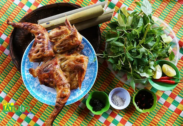 Gà Nướng Cơm Lam Măng Đen Phố Núi