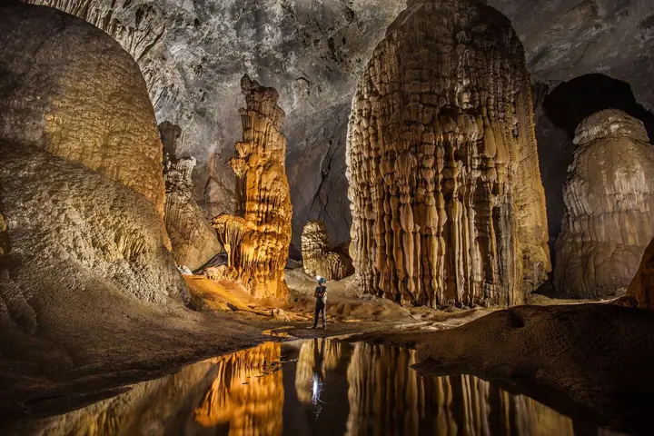 Cận Cảnh Tour Thám Hiểm Hang Động Lớn Nhất Thế Giới Tại Việt Nam: Cháy Vé Trước Cả Năm, Phải Có Thể Lực Dồi Dào Và Quan Trọng Là Phải Có…. Tiền - Ảnh 3.