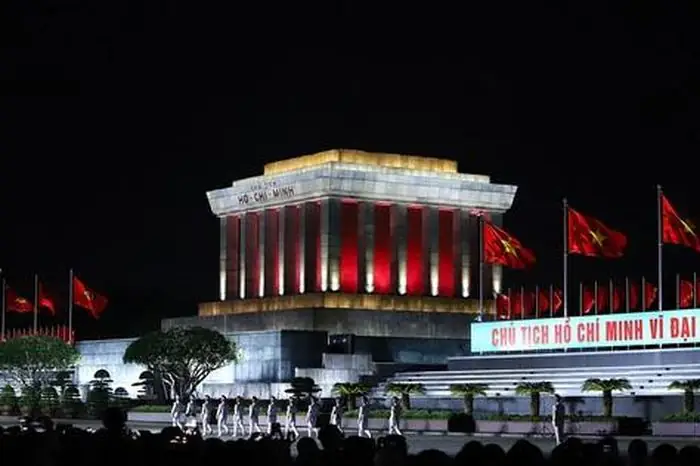 'dưới Cờ Vinh Quang' Và Khoảnh Khắc Đổi Gác Tại Lăng Bác Lay Động ... 'dưới Cờ Vinh Quang' Và Khoảnh Khắc Đổi Gác Tại Lăng Bác Lay Động ...