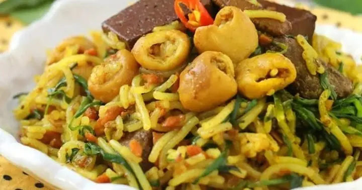Bún Lòng Xào Nghệ