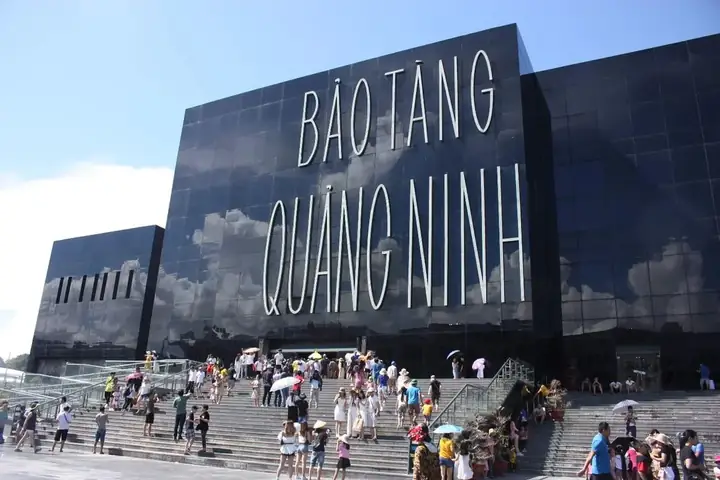 Kiến Trúc Hiện Đại, Mang Đậm Bản Sắc Vùng Đất “mỏ” Kiến Trúc Hiện Đại, Mang Đậm Bản Sắc Vùng Đất “mỏ”