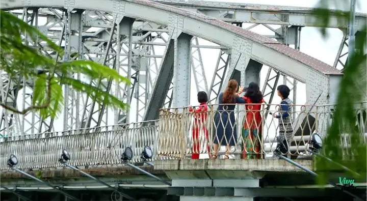 Cầu Tràng Tiền Trong Mắt Du Khách