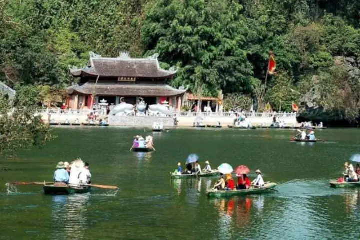 Lễ Hội Chùa Hương - Nét Đẹp Đặc Trưng Của Miền Bắc Dịp Tết