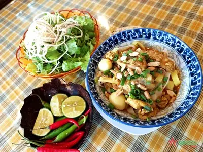 Mì Quảng Là Một Trong Những Đặc Sản Của Vùng Đất Quảng Nam Và ...