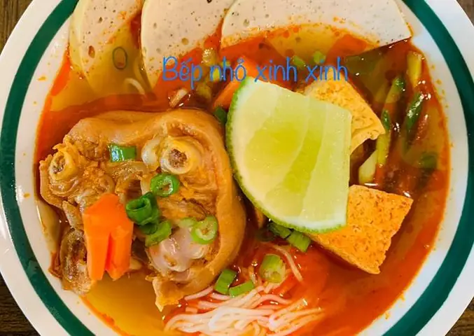 Bún Riêu Giò Heo: Món Ăn Được Yêu Thích Mọi Thời Đại Bún Riêu Giò Heo: Món Ăn Được Yêu Thích Mọi Thời Đại
