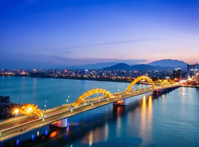 Cầu Rồng Đà Nẵng - Lịch Phun Lửa Và Điểm Ngắm Đẹp Nhất