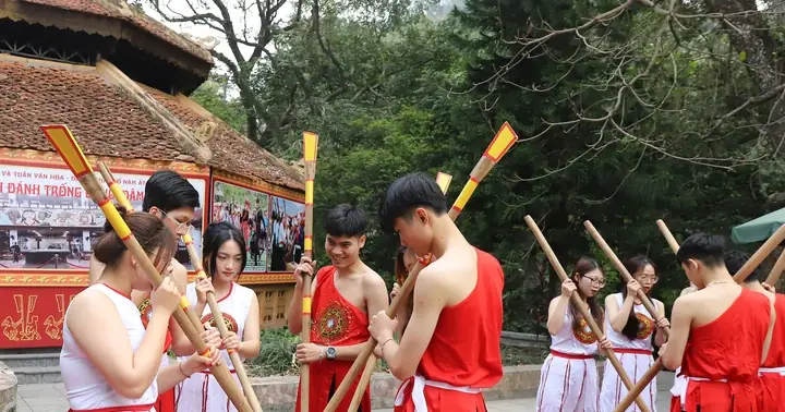 Trình Diễn Đánh Trống Đồng, Đâm Đuống Phục Vụ Giỗ Tổ Hùng Vương