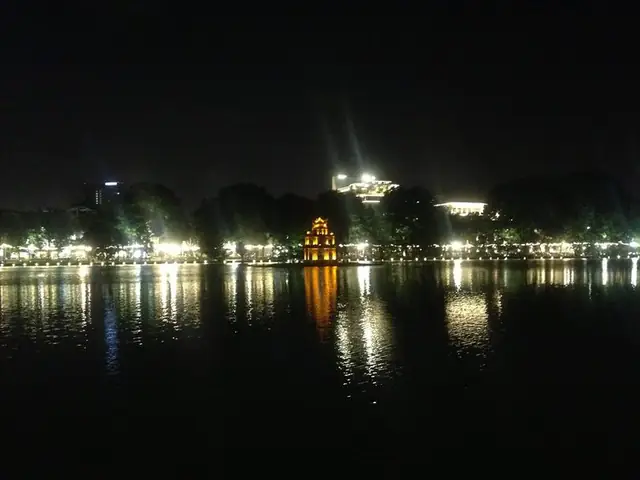 Hình Ảnh Hồ Gươm Về Đêm - Ảnh Hồ Hoàn Kiếm Về Đêm Tuyệt Đẹp Hình Ảnh Hồ Gươm Về Đêm - Ảnh Hồ Hoàn Kiếm Về Đêm Tuyệt Đẹp