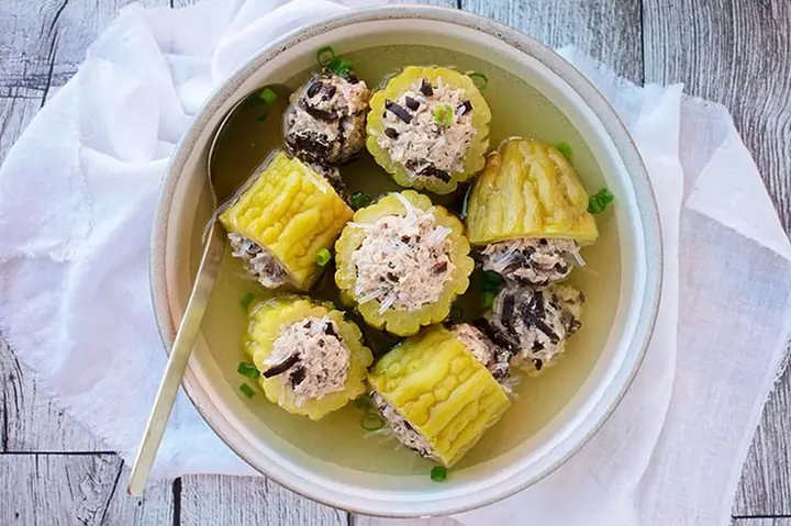 Gà Luộc: Món Ăn Tết Truyền Thống